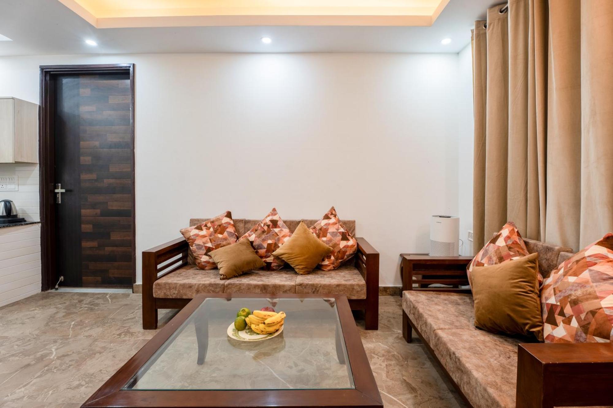 Plum Tree Hotels Gurgaon Exterior photo