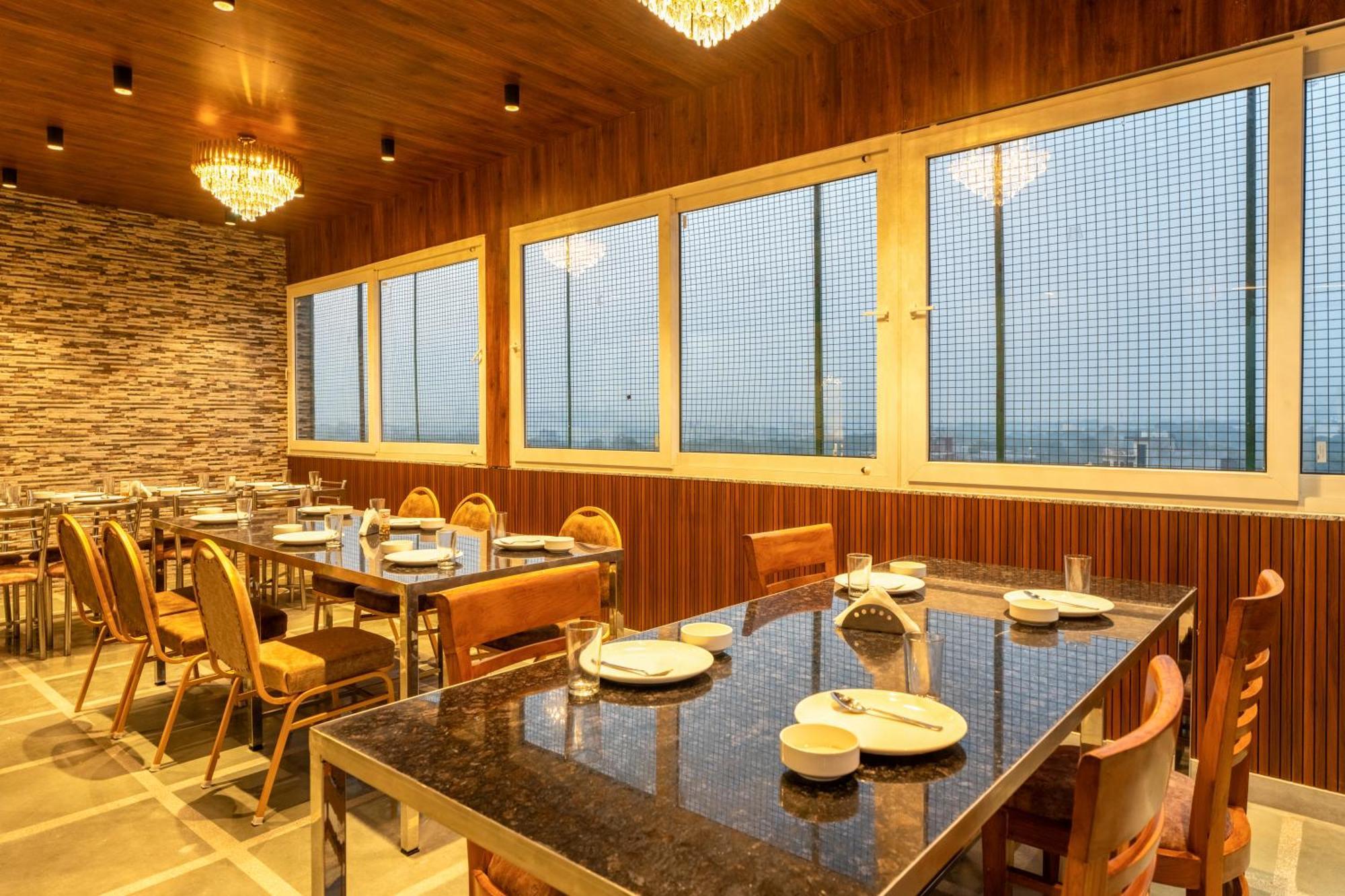 Plum Tree Hotels Gurgaon Exterior photo