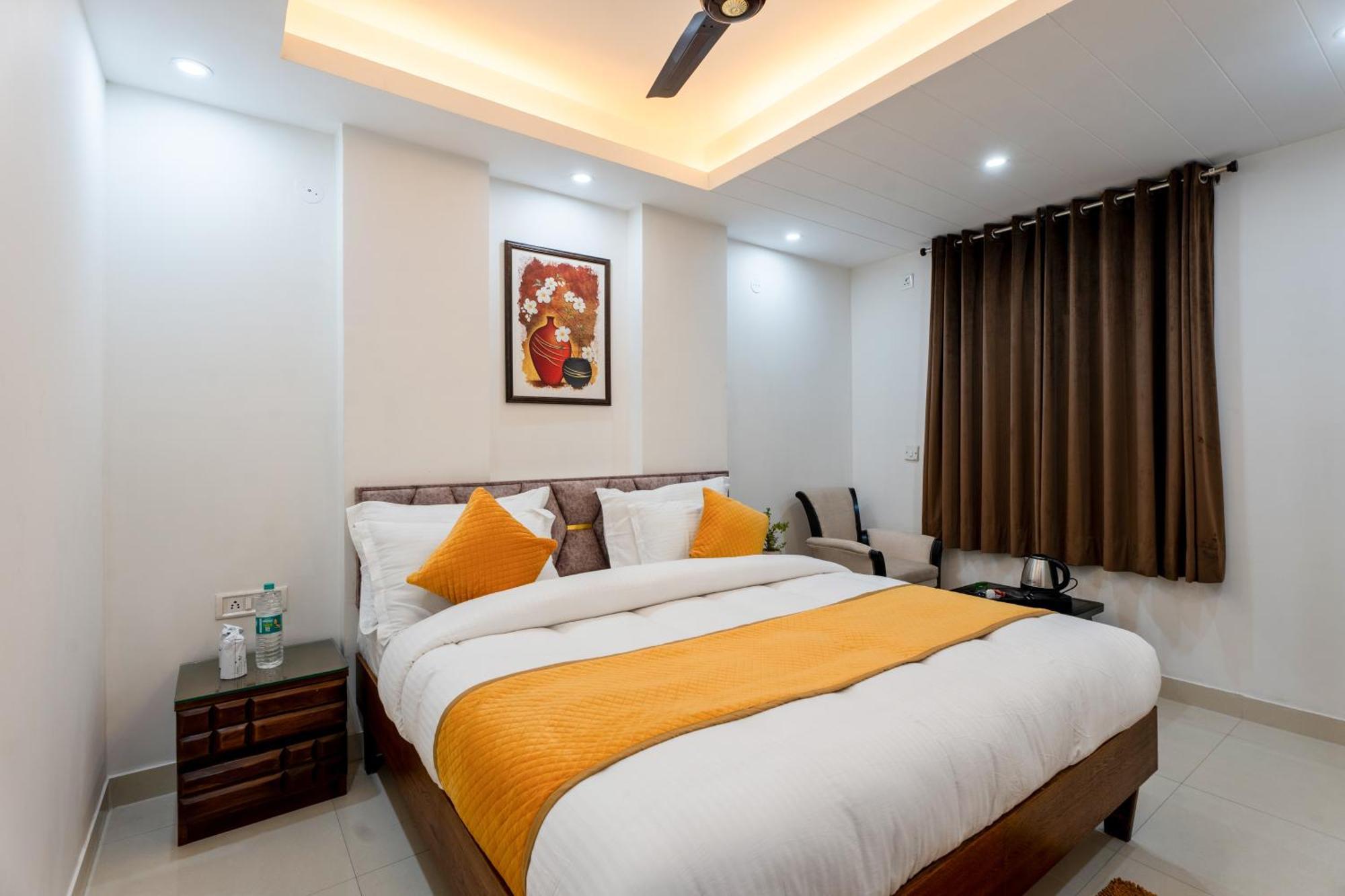 Plum Tree Hotels Gurgaon Exterior photo
