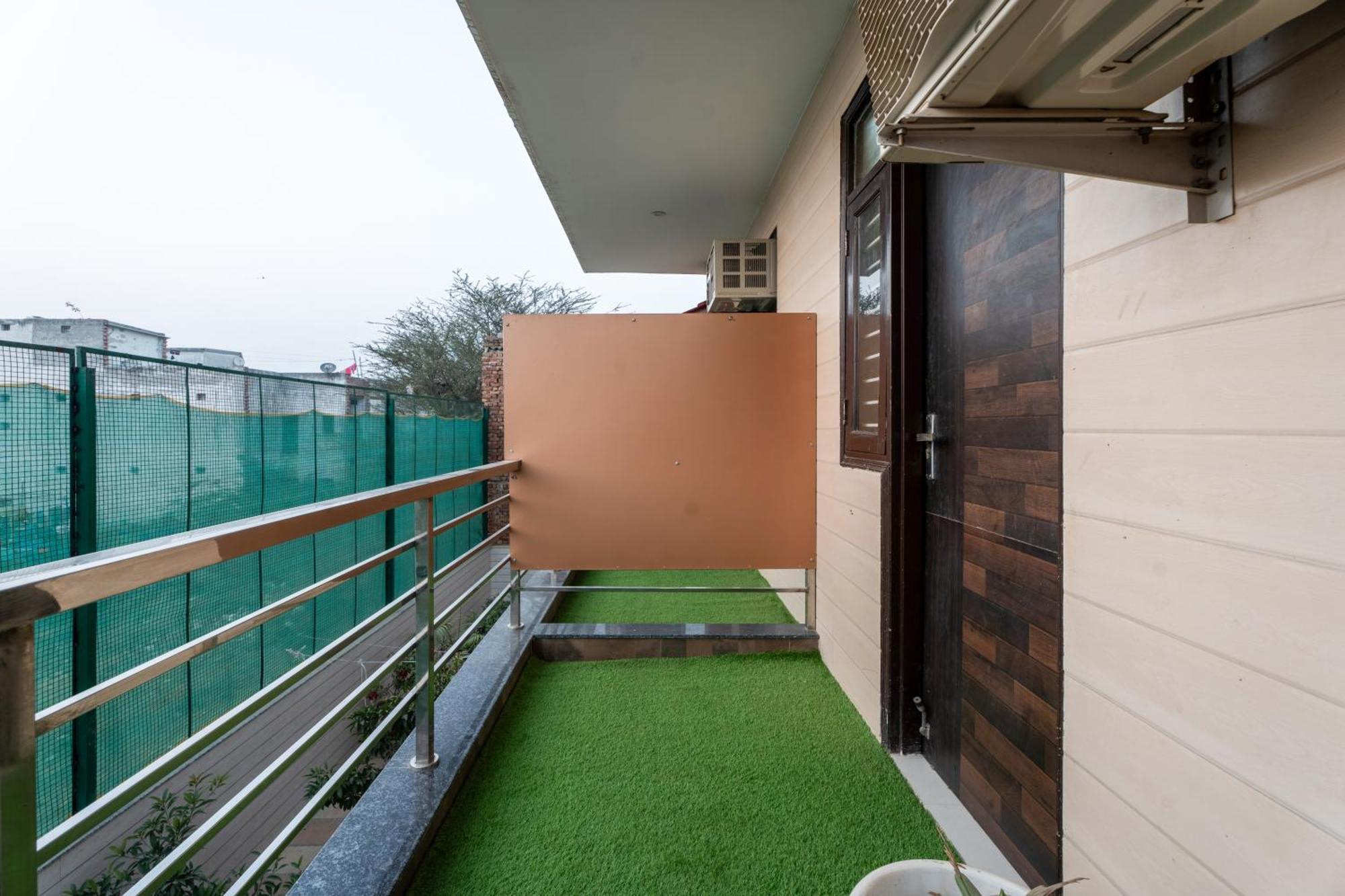 Plum Tree Hotels Gurgaon Exterior photo